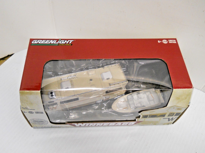 Greenlight 1:64 Scale Chieftain Winnebago RV & Boat w/ Trailer Die