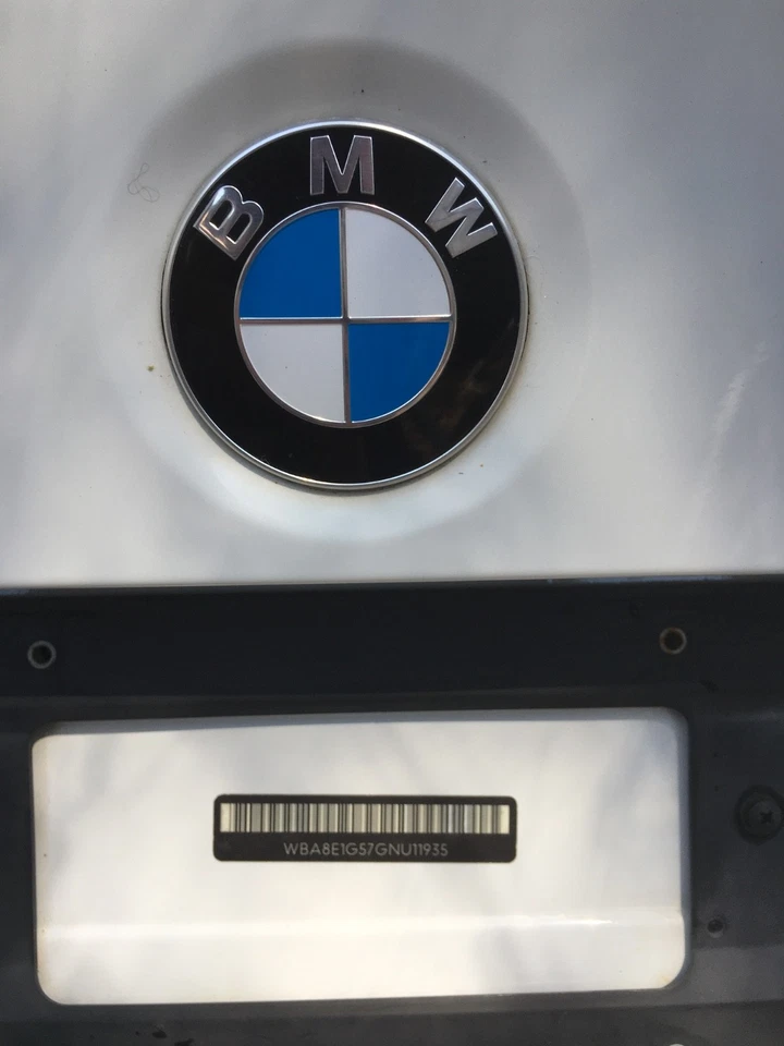 Оригинальная белая задняя крышка багажника 2012–2018 BMW F30 3 серии 320i 328i 335i - Изображение 4 из 4