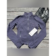    Lululemon Define Cropped Jacket Nulu Grape Mist/Mirror Silver Size 4 NWT