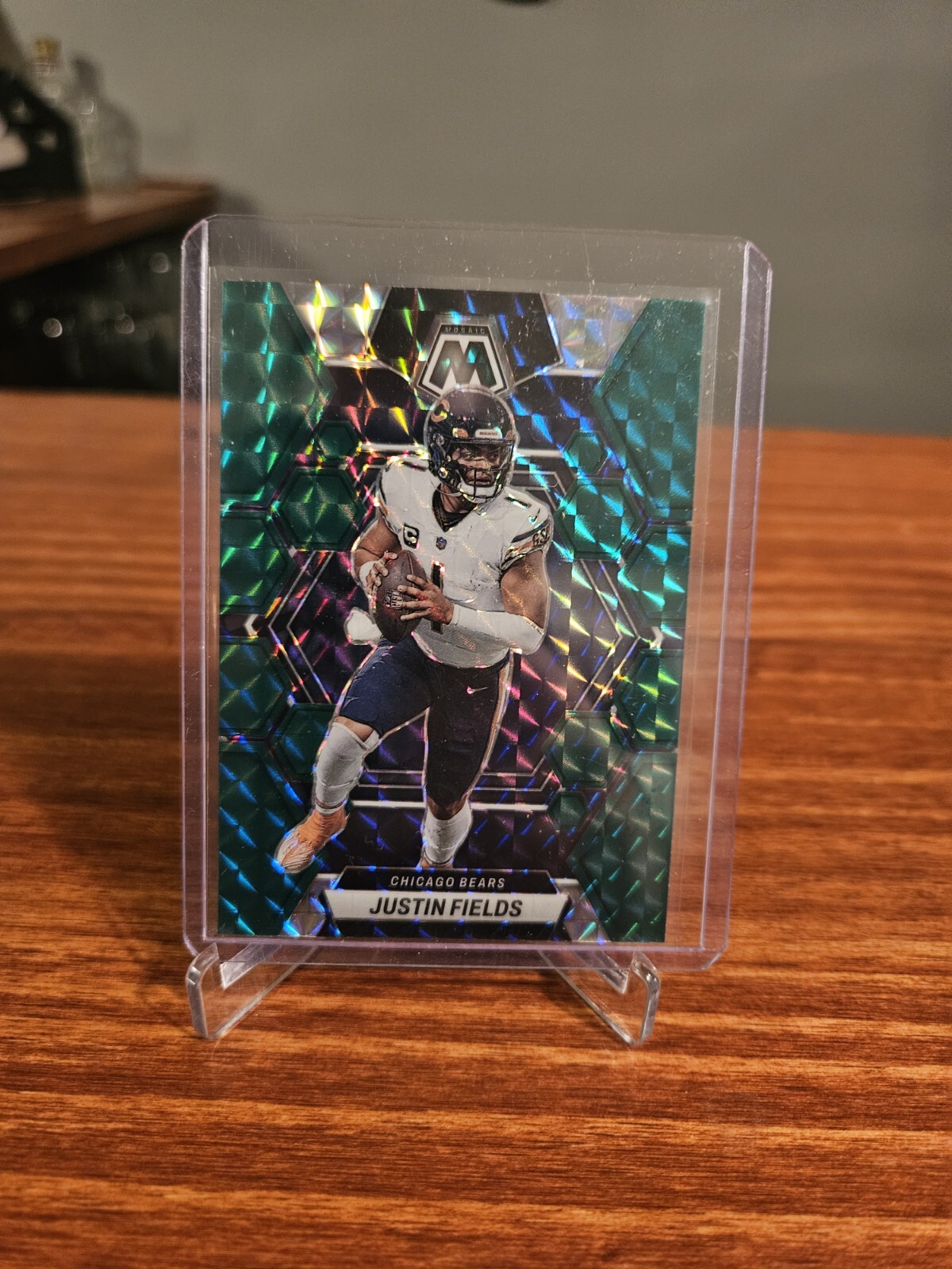 2023 Panini Mosaic Justin Fields Green Prizm #33 Chicago Bears