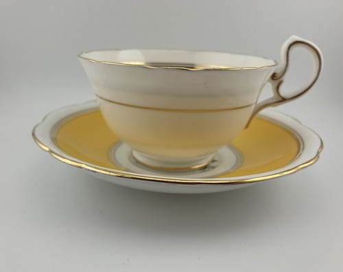 Yellow Aynsley China Tea Cup & Saucer - Picture 4 of 6