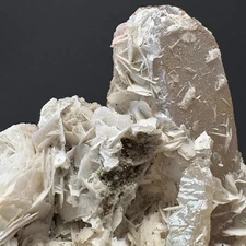 89g Inner Mongolia High Temperature Crystal Quartz Calcite Divination #560