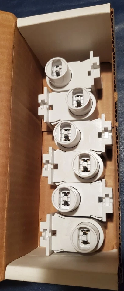 Lote de 6 enchufes Atlas Electric 960HOSCRP HO, nuevos en caja abierta Foto 4 de 4