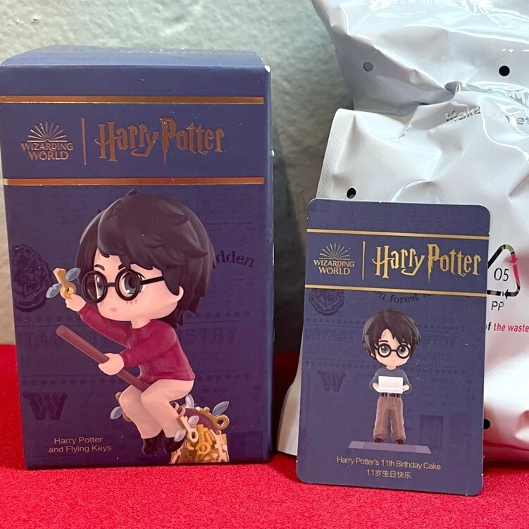 Pop Mart Harry Potter Piedra Filosofal - Harry con 11º Cumpleaños Pastel Figura Foto 2 de 2