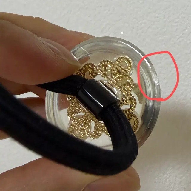 Shah Pearl Hair Tie Little Damage Slight Discount