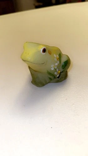 STUNNING VTG FENTON Yellow/Green Floral PAINTED Frog Figurine W/LABEL SIGNED 3"L