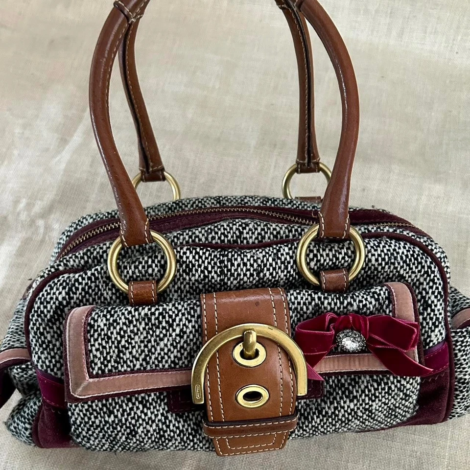 Vintage 2000s Coach Soho 2005 Tweed Satchel with Swarovski Bow 8F03 - Image 3 of 4