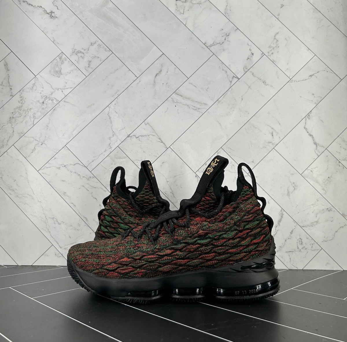 Nike LeBron 15 BHM - 897650-900 for Sale | Authenticity Guaranteed