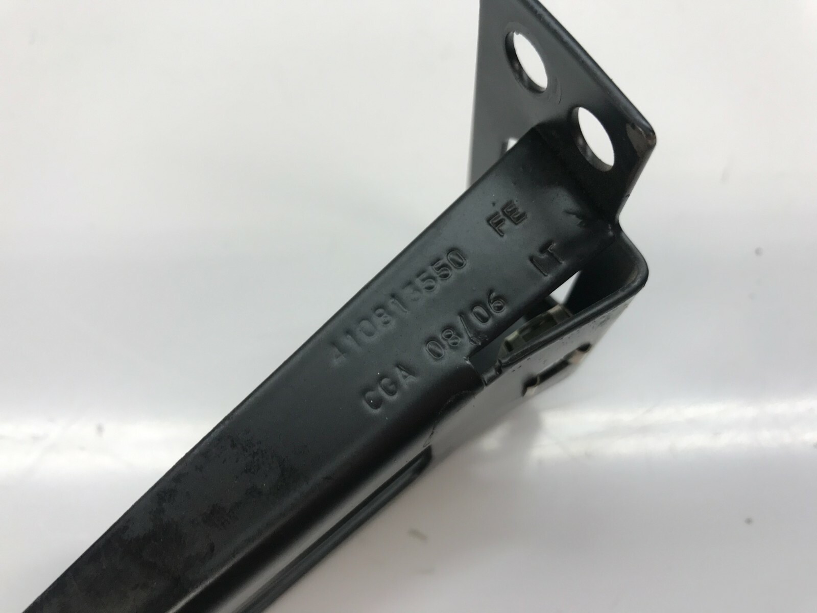 LAMBORGHINI MURCIELAGO LP640 PASSENGER RH ROCKER MOUNT BRACKET RH OEM 410813550