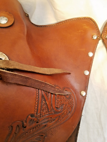Tapaderos western in pelle lavorata personalizzata iniziali NC Conchos Latigo punta lunga 19" - Foto 4 di 20