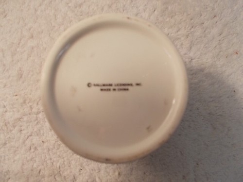 Hallmark Maxine Light Plays Off My Wrinkles Tealight Votive Candle Holder - Picture 6 of 6