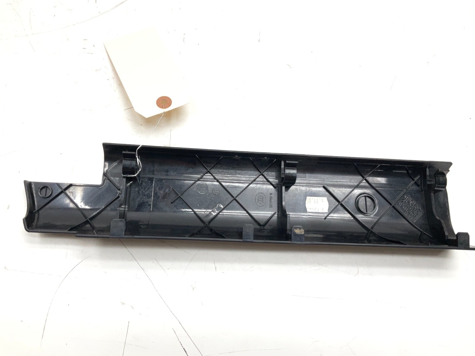 2008 BMW 528xi Front Right Passenger Seat Rail Upper Trim Cover 