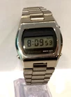 Vintage Seiko 0439 4009 Digital LCD Watch with original Seiko strap from 1976
