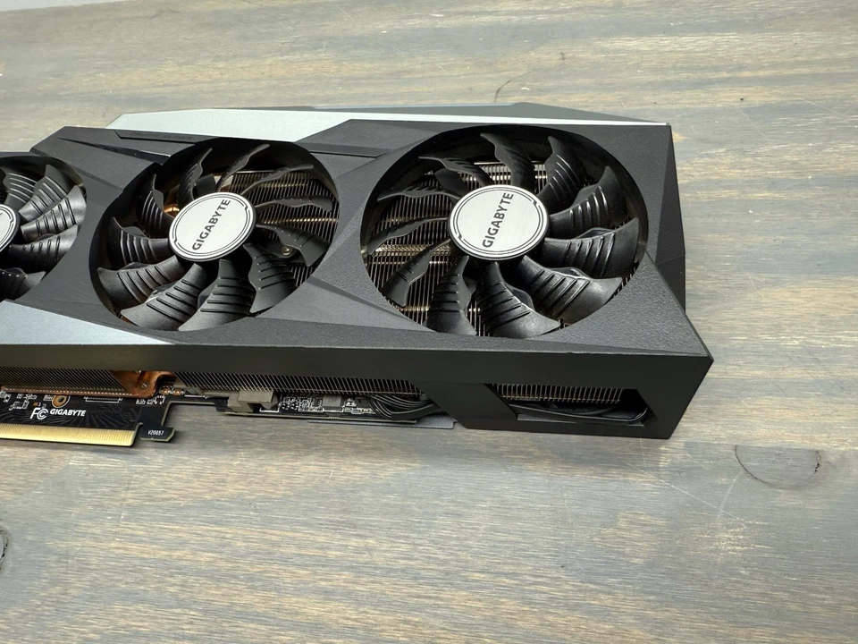 Gigabyte GeForce RTX 3080 Gaming OC 10GB GDDR6X GPU Graphics Card Tested! - Image 4 of 4