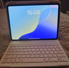 Apple iPad Pro (5th Gen) 11in Wi-Fi+5G 256MB space grey w/ Keyboard & Pencil