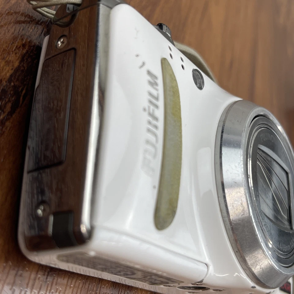 Fujifilm FinePix F500EXR 16.0MP Digital Camera With Charger & SD Card - Tested, photo 3 of 5