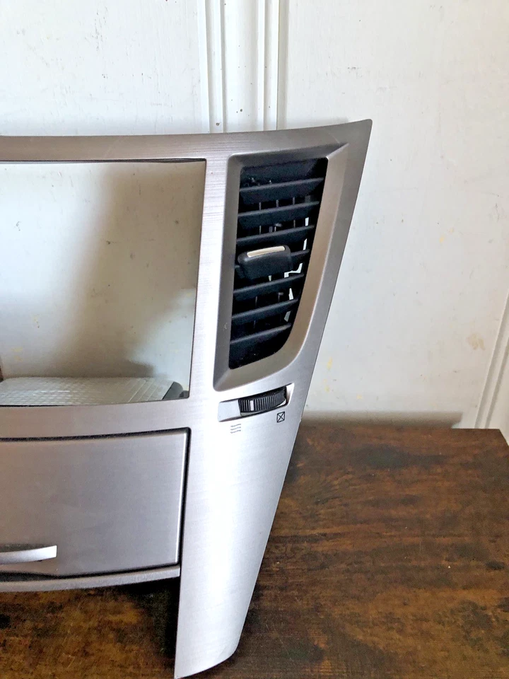 2010-2014 原始设备制造商 斯巴鲁 Outback Legacy 前中心仪表板通风口装饰存储 Cubby — 第 4/4 张图片