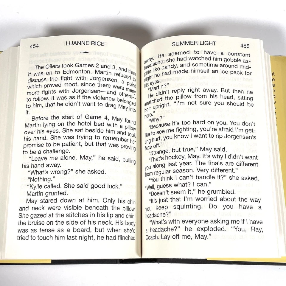 Lot of 12 LARGE PRINT Hardcover Books - Maeve Binchy, Susan Wiggs, & More! - Image 4 of 4