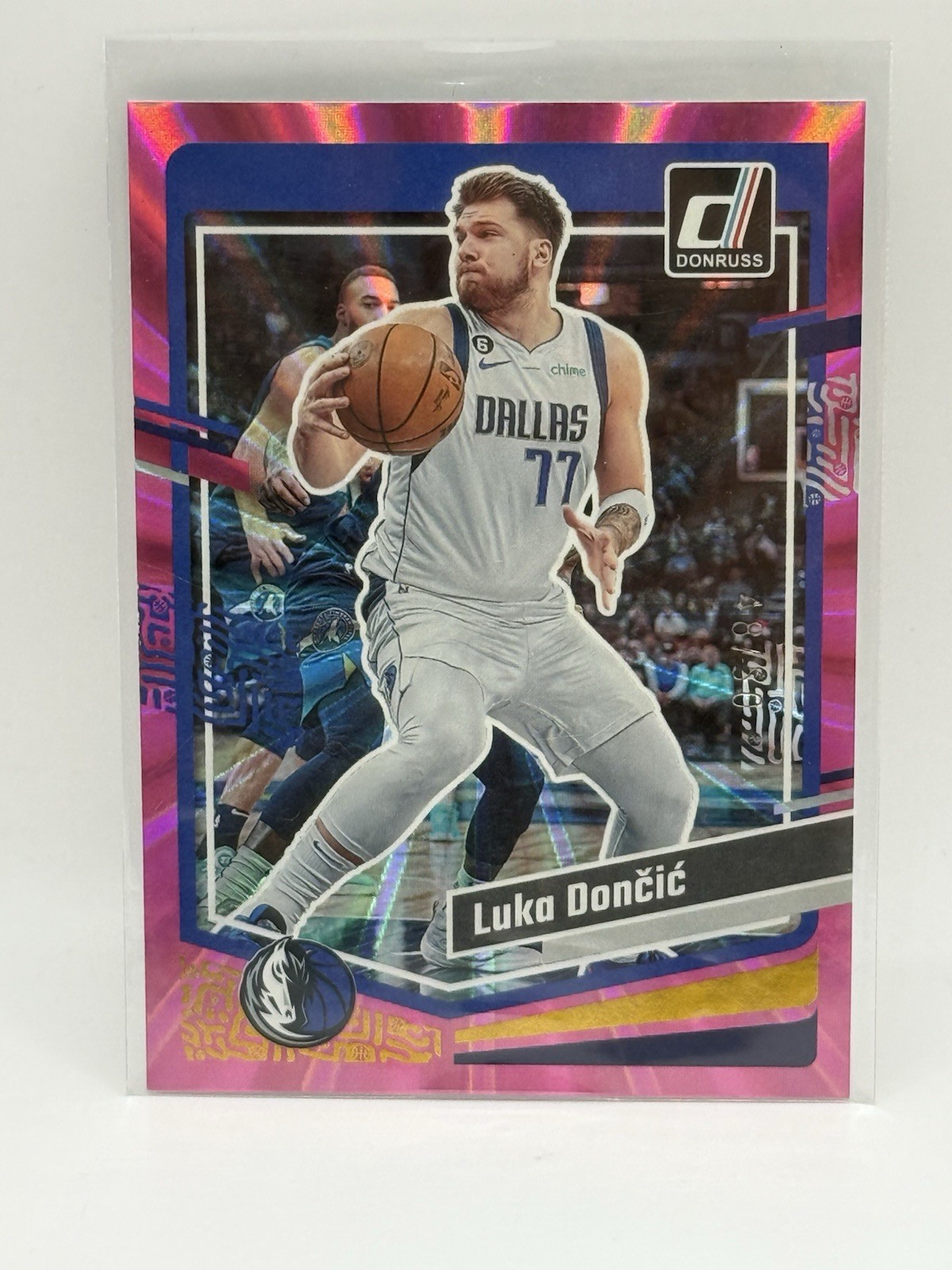 2023-24 Donruss LUKA DONCIC /50 Pink Laser Holo #141 Mavericks Lakers
