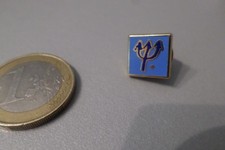 TRES TRES PETIT pin s broche b…