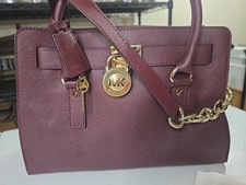 Borsa Michael Kors Hamilton in pelle bordeaux/merlot saffiano con tono oro