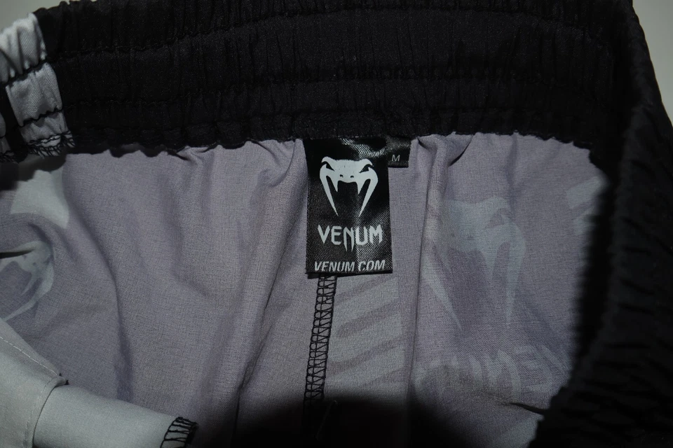 PANTALONES CORTOS VENUM FIGHT TRAINING HOMBRE ESTAMPADO NEGRO TALLA MEDIANA Foto 3 de 4