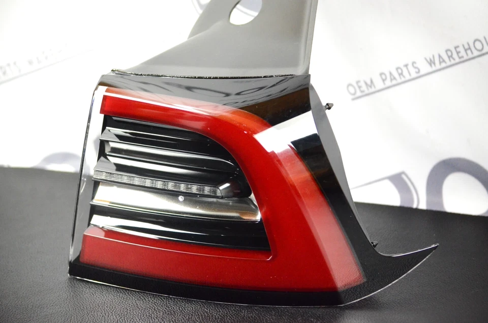 ¡Perfecto! Luz trasera LED 2017-2024 Tesla Modelo 3 Y pasajero derecho derecho OEM Foto 3 de 4