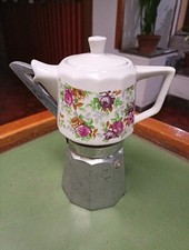 Caffetteria con Caraffa In Porcellana e Base in Alluminio.