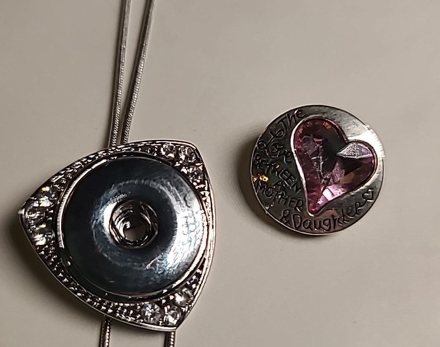 NWOT 18" Love Between A Mother & Daughter Necklace Silvertone Interchangeable 