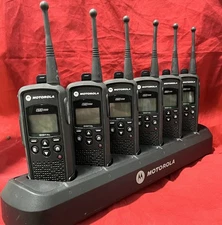 6 Motorola Dtr 550 Digital 2 Way Radios 900MHz Talkie With Charger