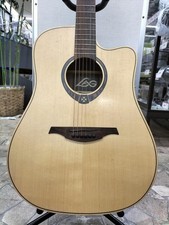 (LAG GUITARS) T270DCE Gebraucht Fichte Korpus Khaya Hals Braunholz...