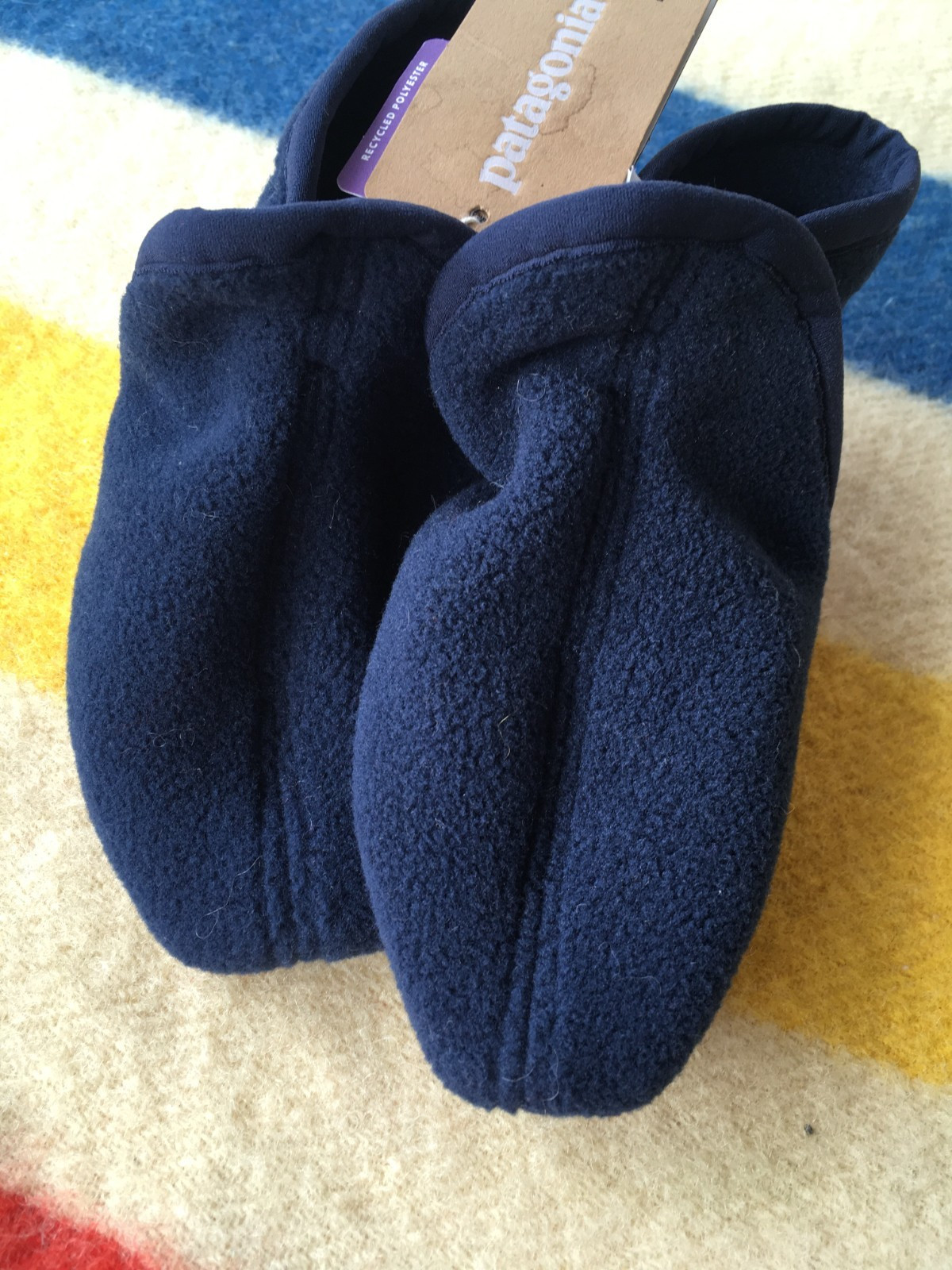New NWT Patagonia Baby Fleece Synchilla blue Booties 12-24m (retail 35)