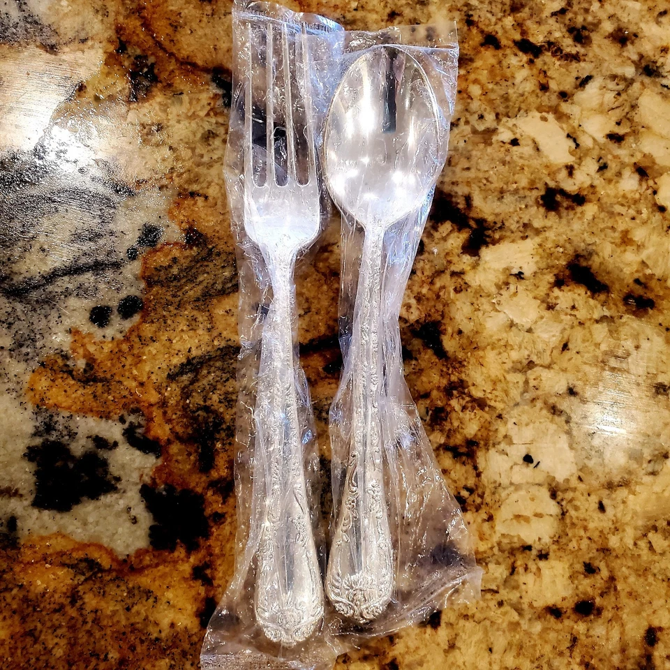 ENCHANTED ROSE Silverplate Flatware NEW IN BAGS  21 PIECES, 19 TEASPOONS - Image 3 of 4