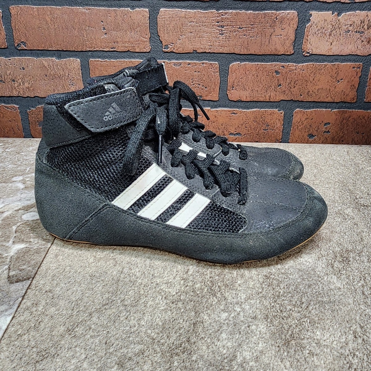 Size 4 Adidas AQ3327 HVC Kids Wrestling Shoes Black White 