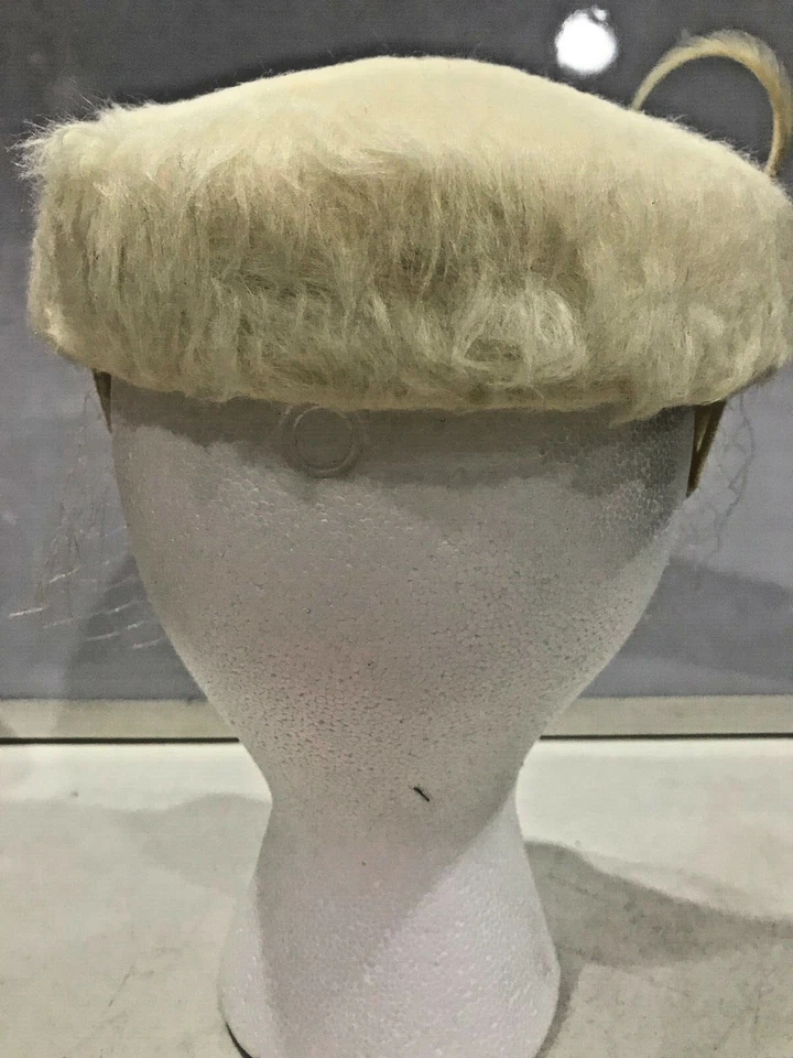 Mujeres Hecho a Mano Vintage Años 50 Marfil/Beige Imitación Piel Casco Sombrero Juliette Gorra J1 Foto 3 de 4