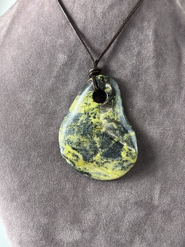 Yellow and Black African turquoise gemstone cabochon Necklace - 第 1/6 張圖片