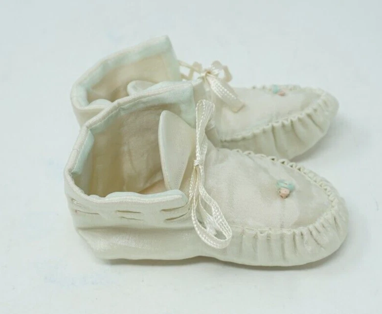 Lote 2 Zapatos de Cuna Vintage Infantil Bebé Niña Blanco Bordado Encaje Calcetines Manguera Foto 4 de 4