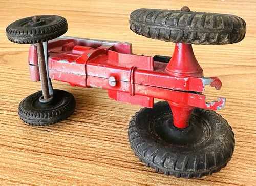 Vintage Tootsie Toy Diecast Ford Toy Tractor Red & Silver Tootsietoy 4 1/2" long - Picture 8 of 9