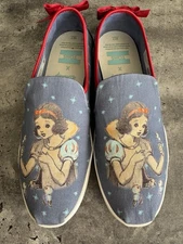 Disney x Toms Women's Snow White Slip-on Shoes Size 7 Disney Comfort Bows