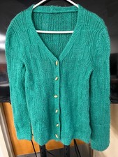 Hand-knit women's wool sweater vintage - hardly worn - medium green.