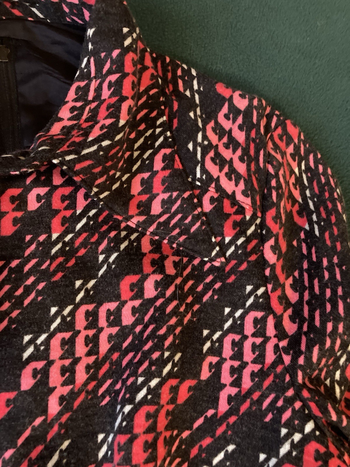 Golden Crown Paris Vintage 1960s Wool MOD Mid length dress w/ Belt Pink Pattern