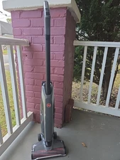 Hoover OnePwr Evolve Pet Elite Cordless Upright Vacuum No Charger Battery Read