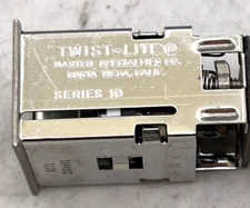TWIST-LITE MASTER SPECIALTIES 60. SER1ES 10 10HA3C1 7128 28v DC New/Nos