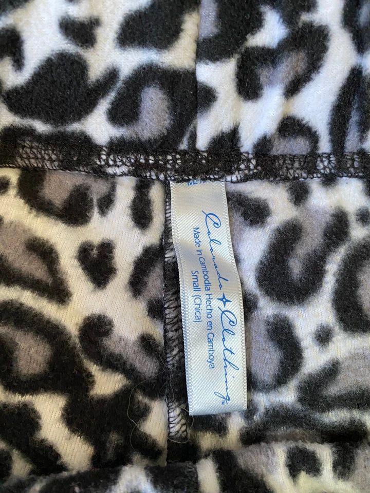 Pantalones de vellón Colorado Clothing estampado animal guepardo negro blanco salón pequeños Foto 2 de 4