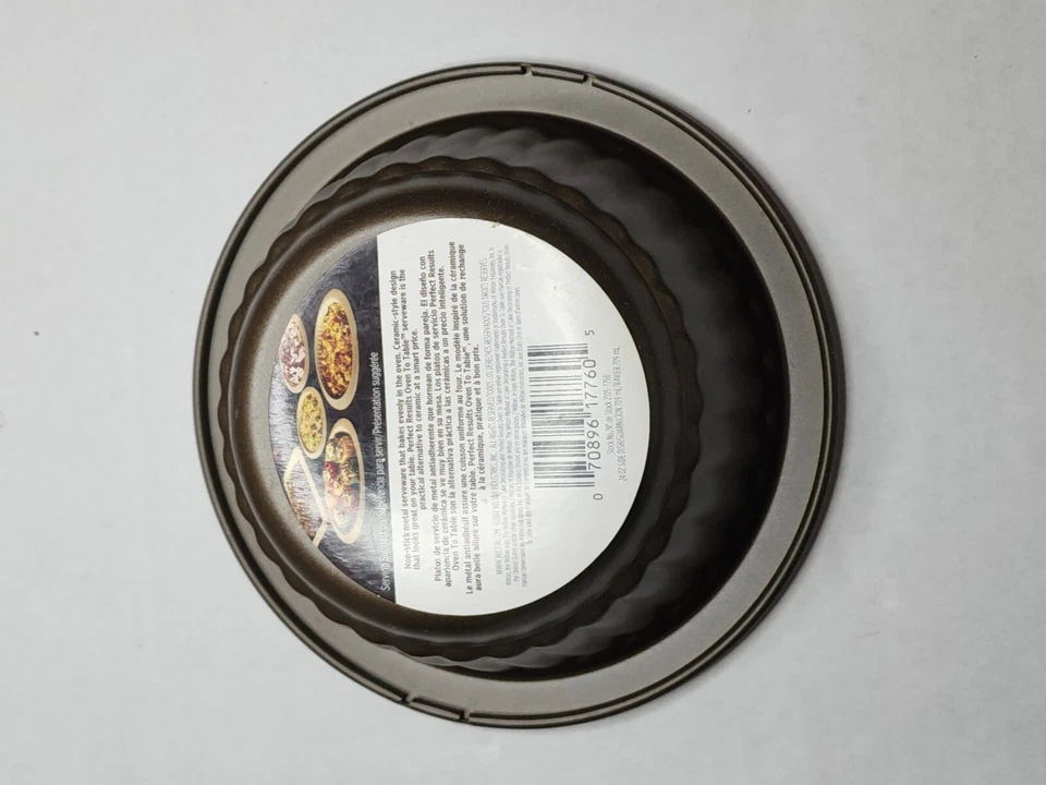 WILTON PERFECT RESULTS OVEN TO TABLE ROUND  BAKER 2.5 QUART NON-STICK - Imagem 2 de 2