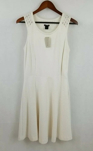 Neu mit Etikett $ 139 Ann Taylor Baumwollkleid elfenbeinfarben cremeweiß Lochmuster hinten ausgestellt Größe 8 - Bild 10 von 10