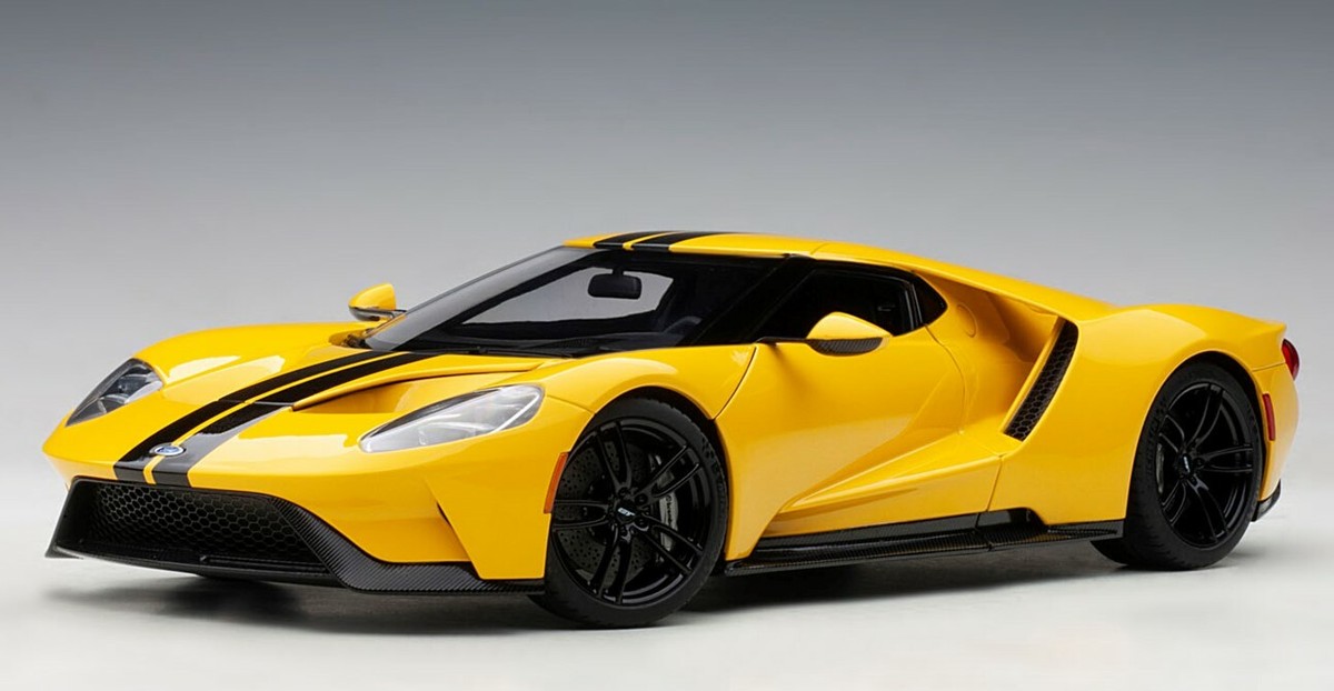 72944 AUTOart 1:18 Ford GT 2017 Yellow / Black Stripe model cars
