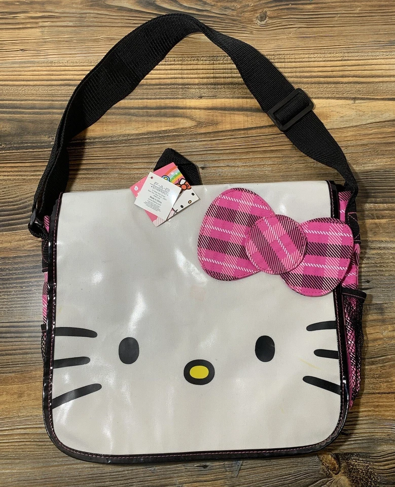 Bolso Mensajero Hello Kitty Sanrio 2012 y Cartera/Monedero Foto 2 de 4