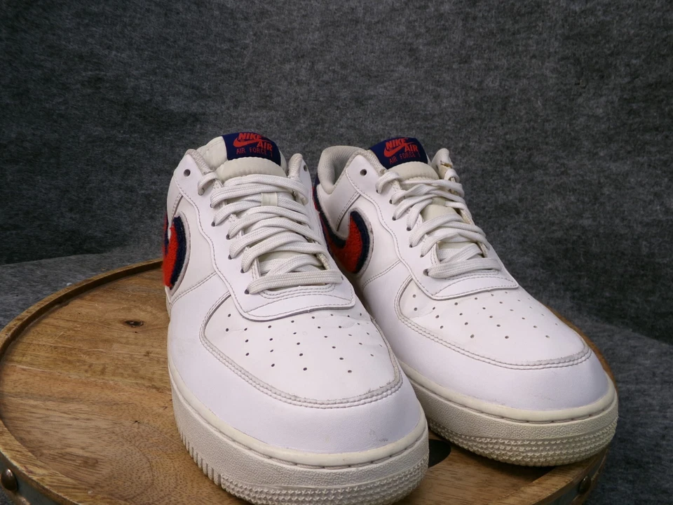 Nike Air Force 1 '07 LV8 Chenille Swoosh Rojo Blanco Azul 823511-106 Hombres Talla 12 Foto 2 de 4