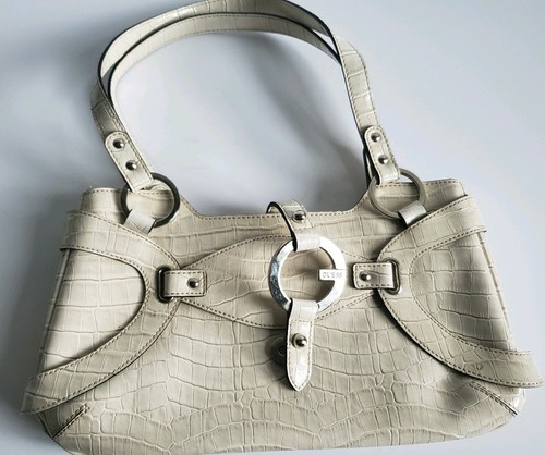 g by guess loona